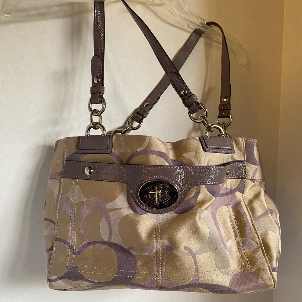 Coach lavender shoulder bag gently used